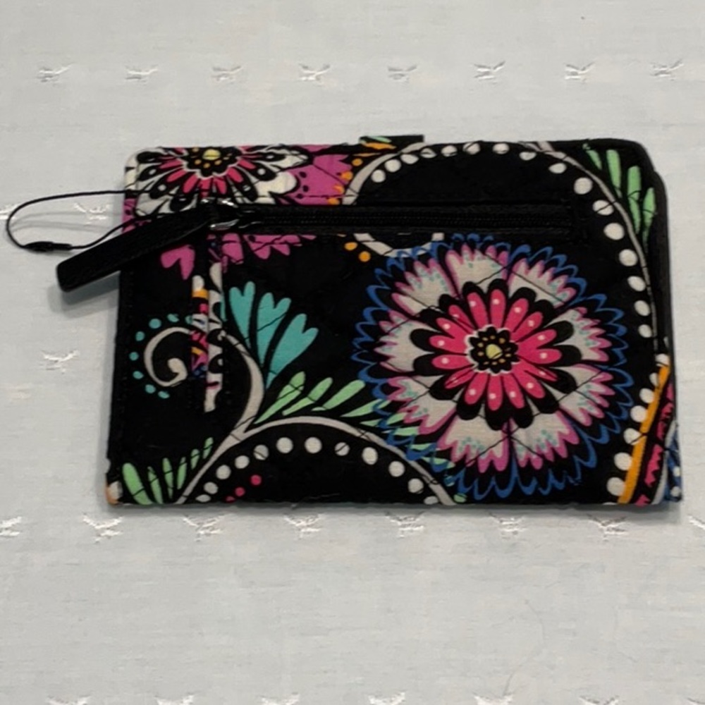Vera Bradley Wallet Bandana Swirl NWOT - Picture 2 of 5